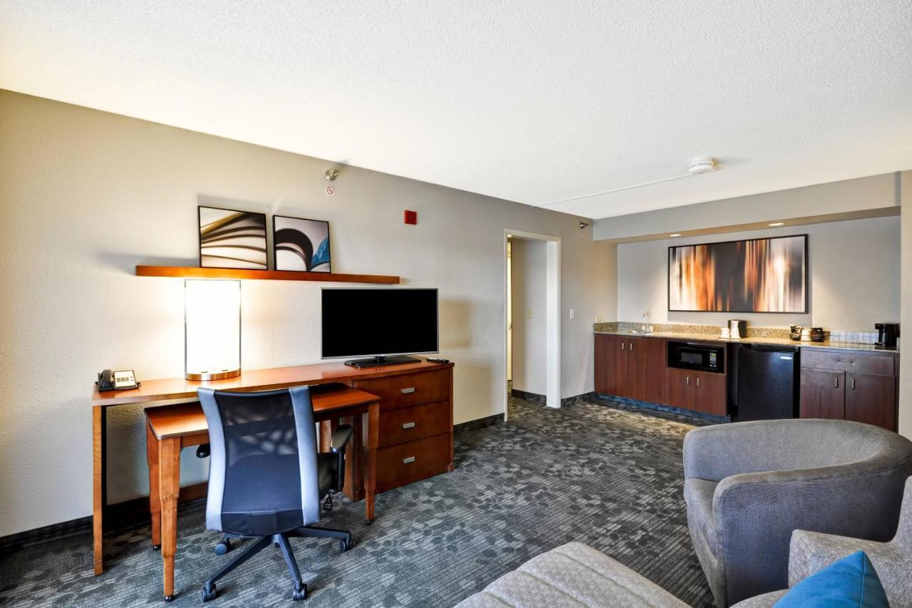 Courtyard By Marriott Jacksonville Airport/ Northeast Extérieur photo