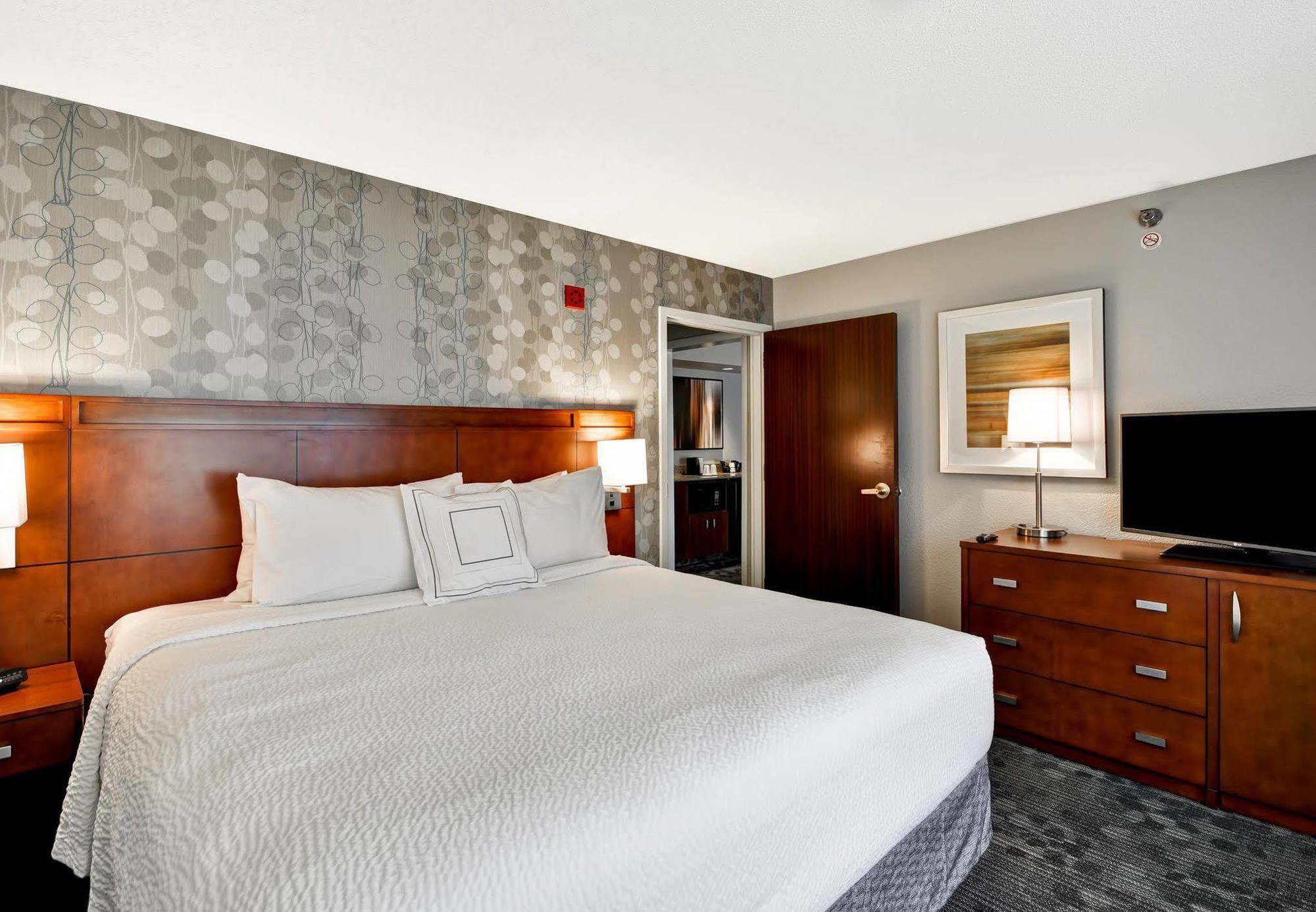 Courtyard By Marriott Jacksonville Airport/ Northeast Extérieur photo